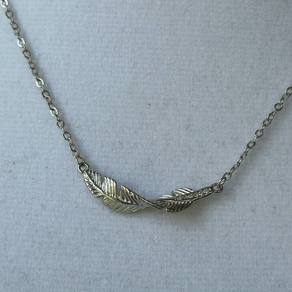 925 Sterling Silver Twisted Leaf Necklace NWOT - Picture 5 of 11